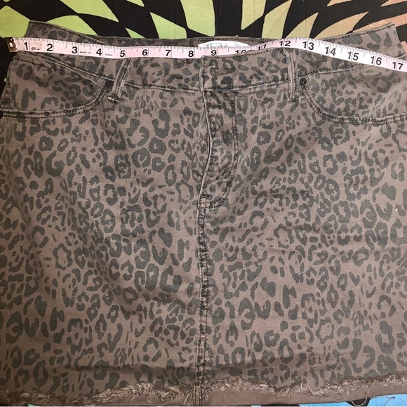 Kohls Mudd Mini Animal Print Skirt - Picture 2 of 2